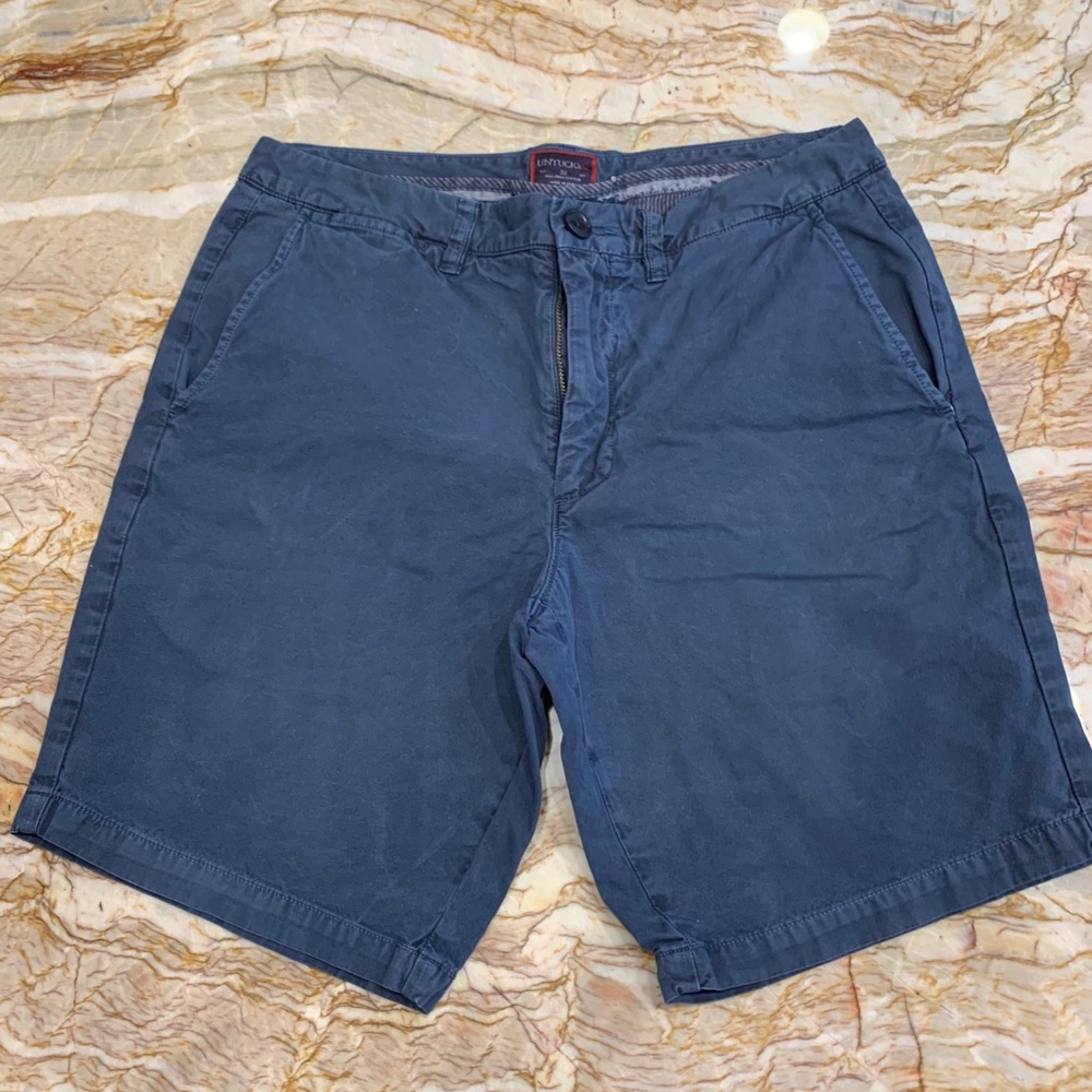 Chino Shorts Size: 32